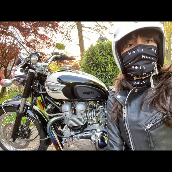 MEET YOUR SELLER!!! ⭐️🇰🇷🌵🐯❤️ - Picture 3 of 3